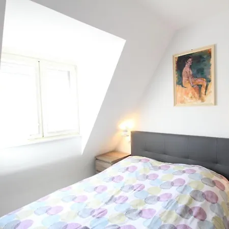 City Center - Pebe Art With Private Parking - Bookingalsace Апартаменты *