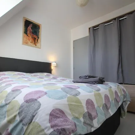 City Center - Pebe Art With Private Parking - Bookingalsace Апартаменты *